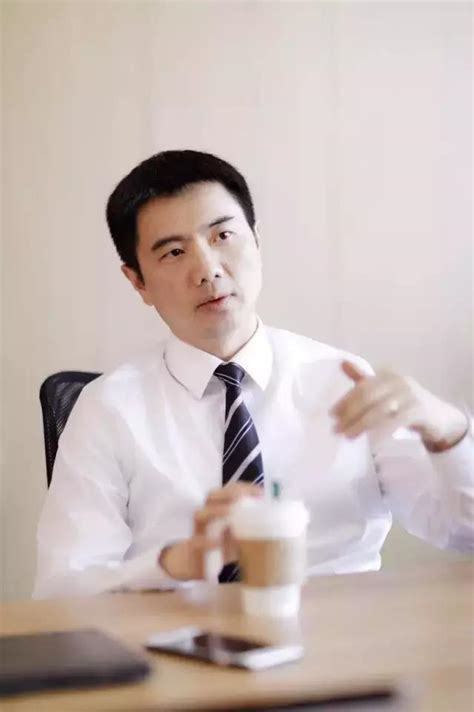 男士穿搭更显白的技巧与建议！AG真人百家家乐app如何让(图5)
