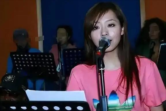 被骗走6亿身家离婚4年后二人天差地别AG真人中国张靓颖：与冯轲相爱15年(图19)