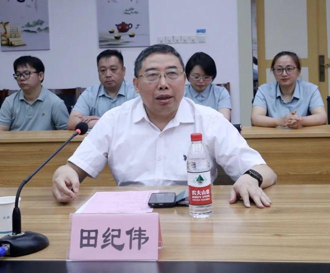院举行田纪伟教授团队聘任仪式AG真人百家乐泰安市中心医(图3)